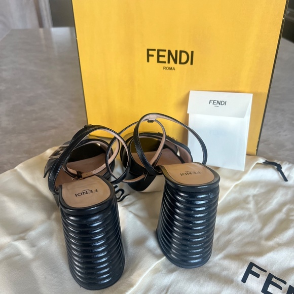 Fendi women’s pump Zucca - Picture 7 of 7